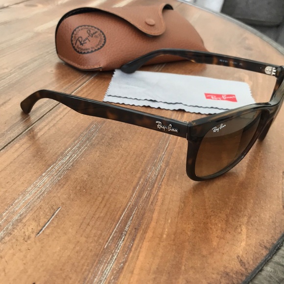 Rayban Wayfarer Sunglasses Polarized Tortoise - Picture 2 of 5